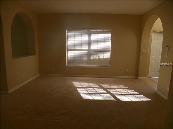 3rd image of 3161 Windsor Lake Cir