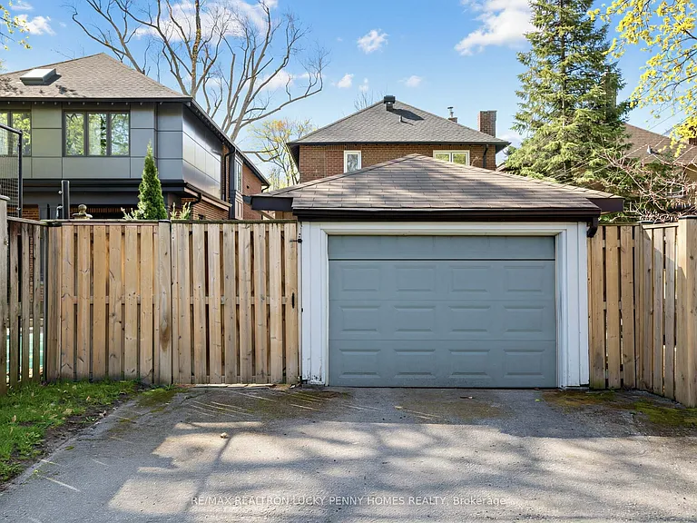 96 Whitehall Rd — Photo 40
