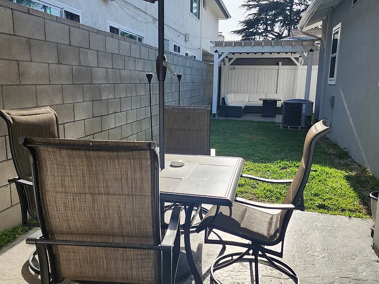 406 E Buckthorn St — Photo 19