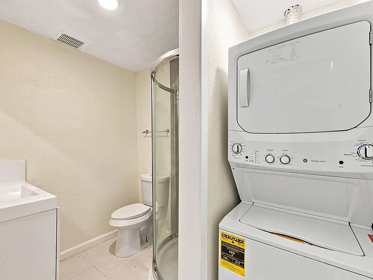 1012 W Hart Ave — Photo 18