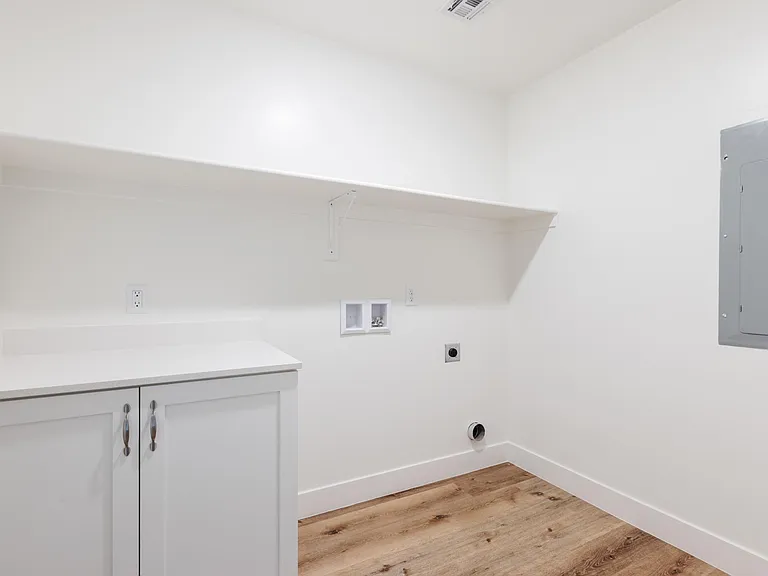 1889 E Honeycomb Dr — Photo 32