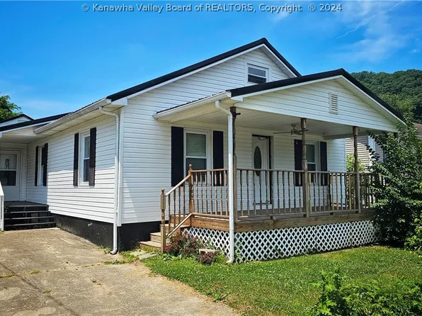 138 Jackson St, East Bank, WV 25067