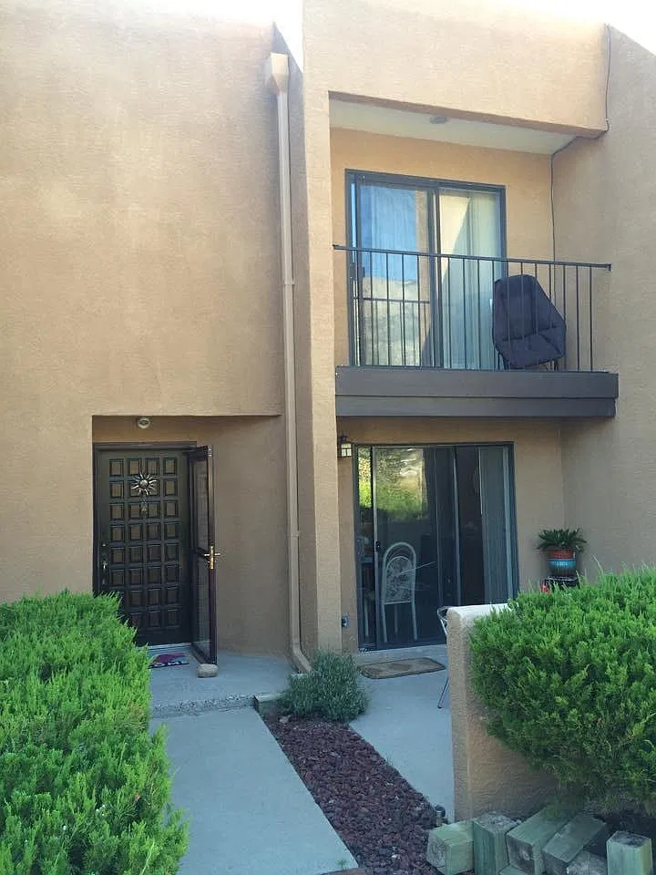 810 Live Oak Road NE — Photo 3