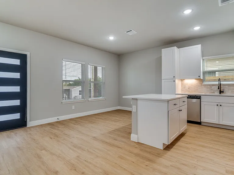 2707 Brazos River Dr — Photo 4