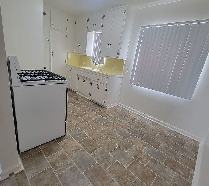 1st image of 7017-7023 Pickering Ave #7021-B