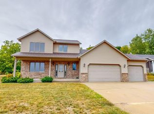 2521 Elmcroft Dr SW, Rochester, MN 55902