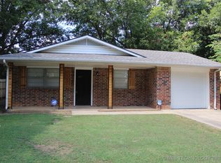 915 N Summer Tree Dr, Ada, OK 74820