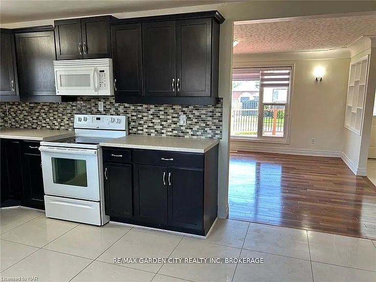 834 David St #UPPER — Photo 10