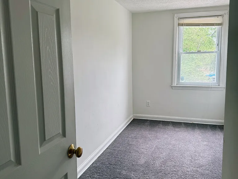 966 Argyle Rd — Photo 14
