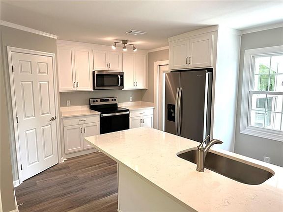 4th image of 1 Ogden St APT 2