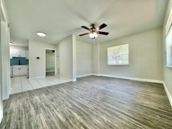 260 20th Ave S #1, Saint Petersburg, FL 33705
