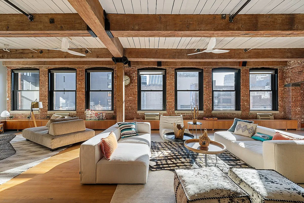 525 W 22nd St APT 5A photo 1