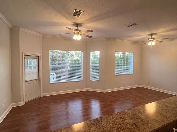 3rd image of 475 Bayou Village Dr