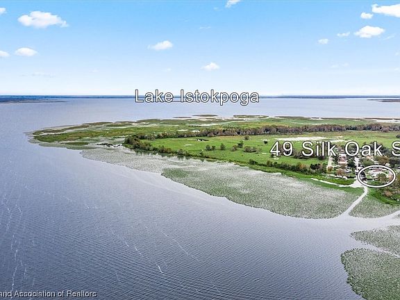 2nd image of 49 Silk Oak St