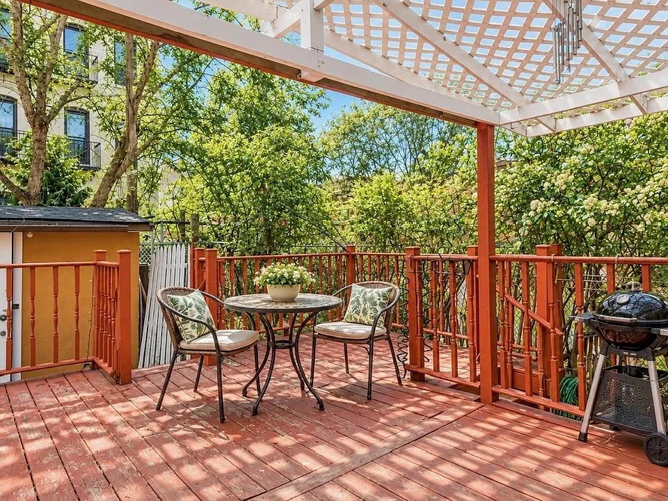 133 Ogden Ave #1