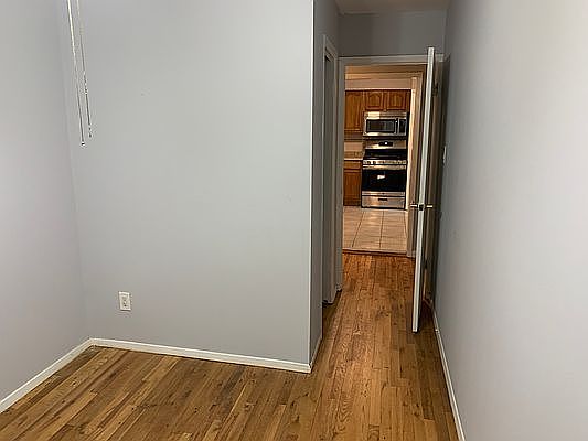 4th image of 1387 E 56th St #2