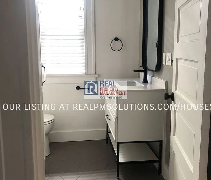 2223 NW Hoyt St — Photo 15