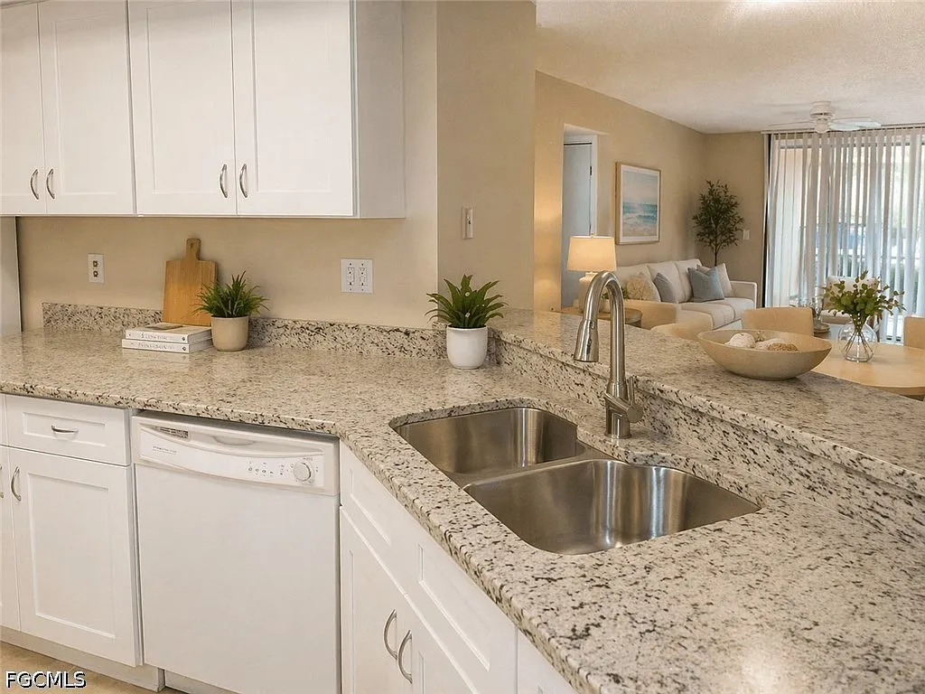3 bed, 2.0 bath, 1320 sqft, $1,595 — Photo 3