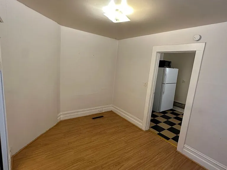 1207 W Washington St — Photo 10