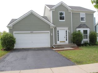 2457 Crystal Creek Ln, Elgin, IL 60124