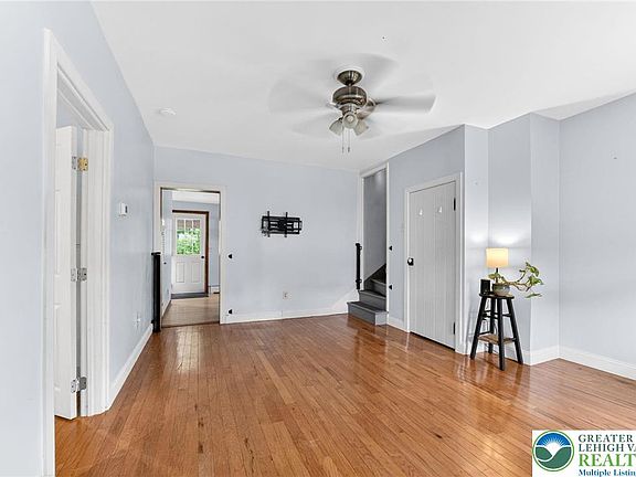 2nd image of 33 West St