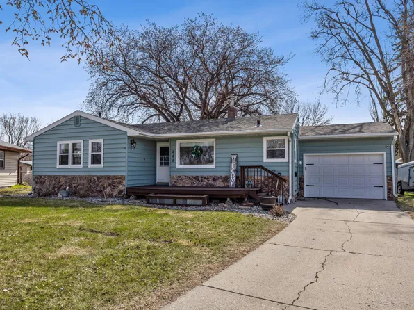 225 6th Ave E, West Fargo, ND 58078