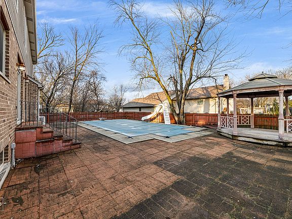 5th image of 14805 Le Claire Ave