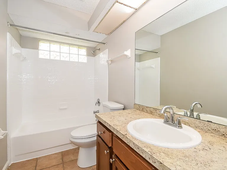 10725 Meadowlea Dr — Photo 13