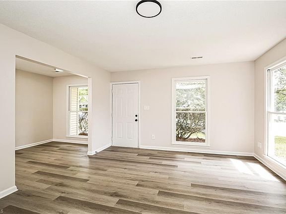3rd image of 7003 Poplar Grove Trl