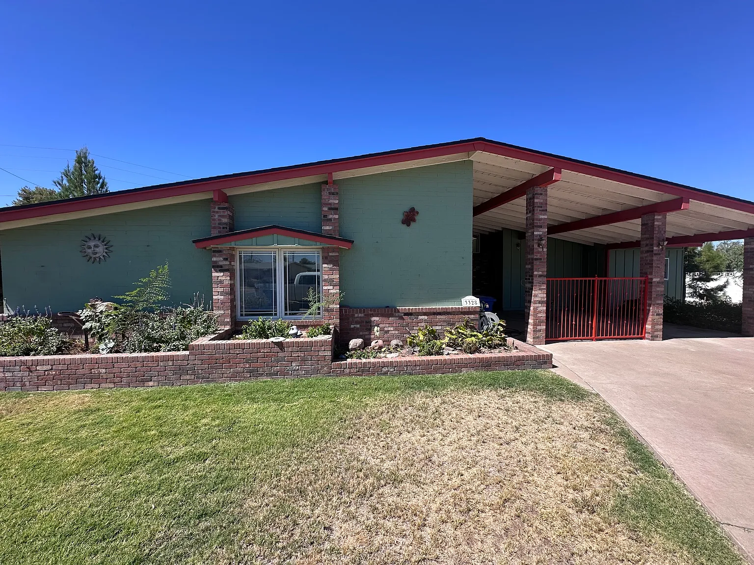 5 bed, 2467 sqft, $2,999 — Photo 1