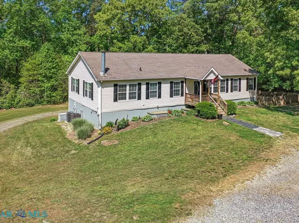 390 Captains Point Ln, Heathsville, VA 22473