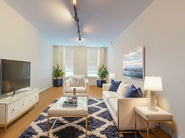 45-44 Vernon Boulevard image 7 of 17