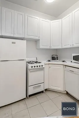 Rented by Bond New York | media 4