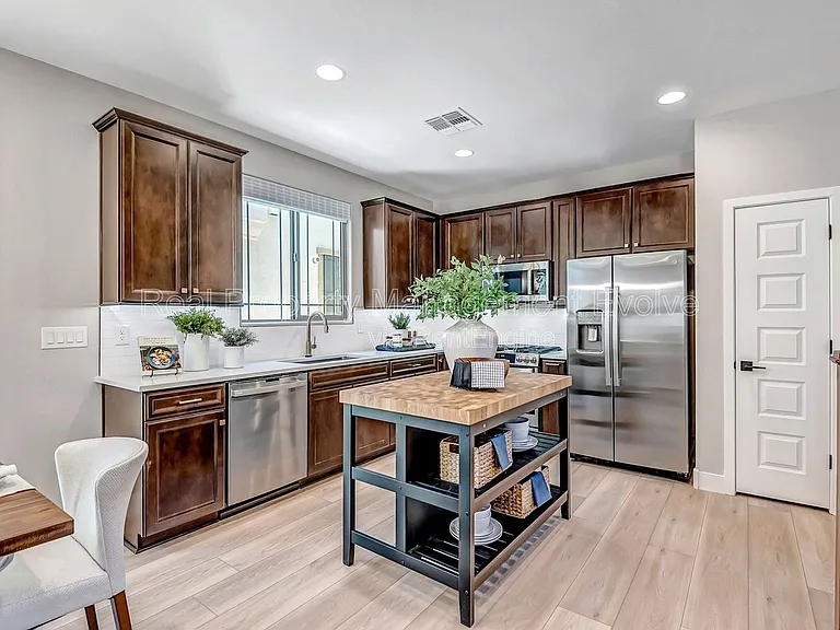 43256 N Hinoki St — Photo 5