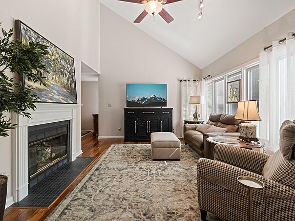 3rd image of 6921 Spring Dr