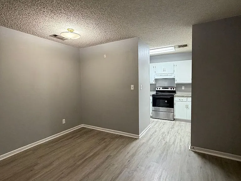 613 N Kinney Ave — Photo 25