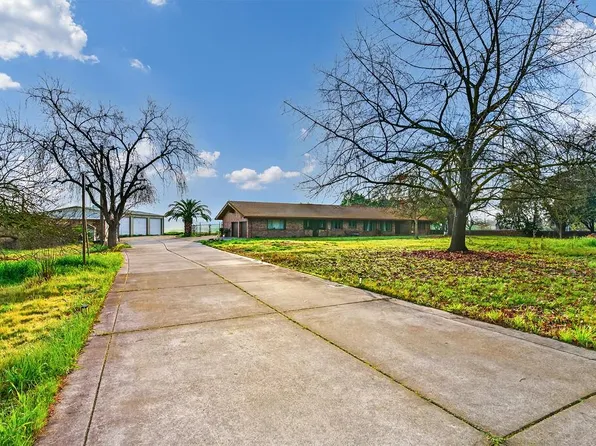 8491 River Rd, Sacramento, CA 95832