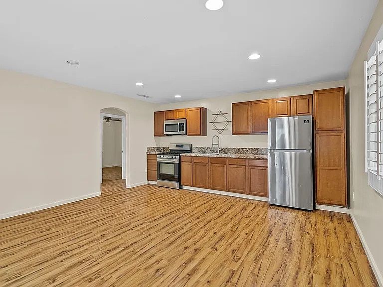 1st image of 7419 Craner Ave #2