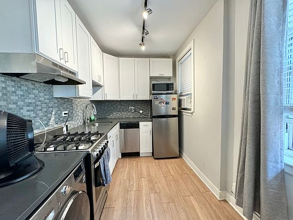 2nd image of 511 W Belmont Ave APT 41