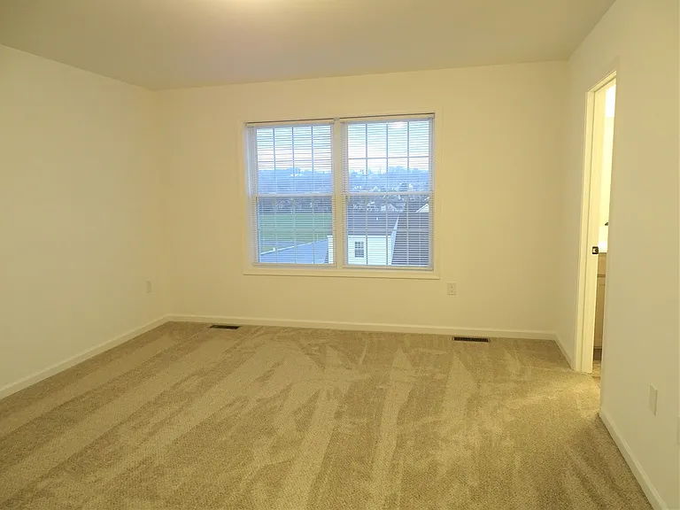 4 Maize Cir — Photo 8