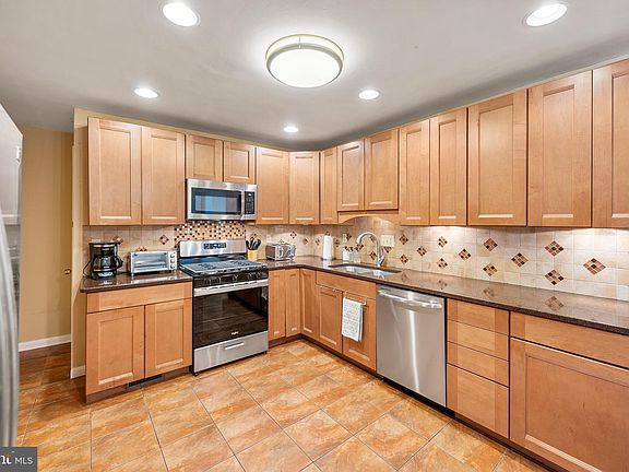 4th image of 6301 Brooke Jane Dr