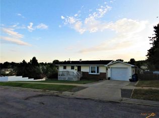 4545 Wentworth Dr, Rapid City, SD 57702