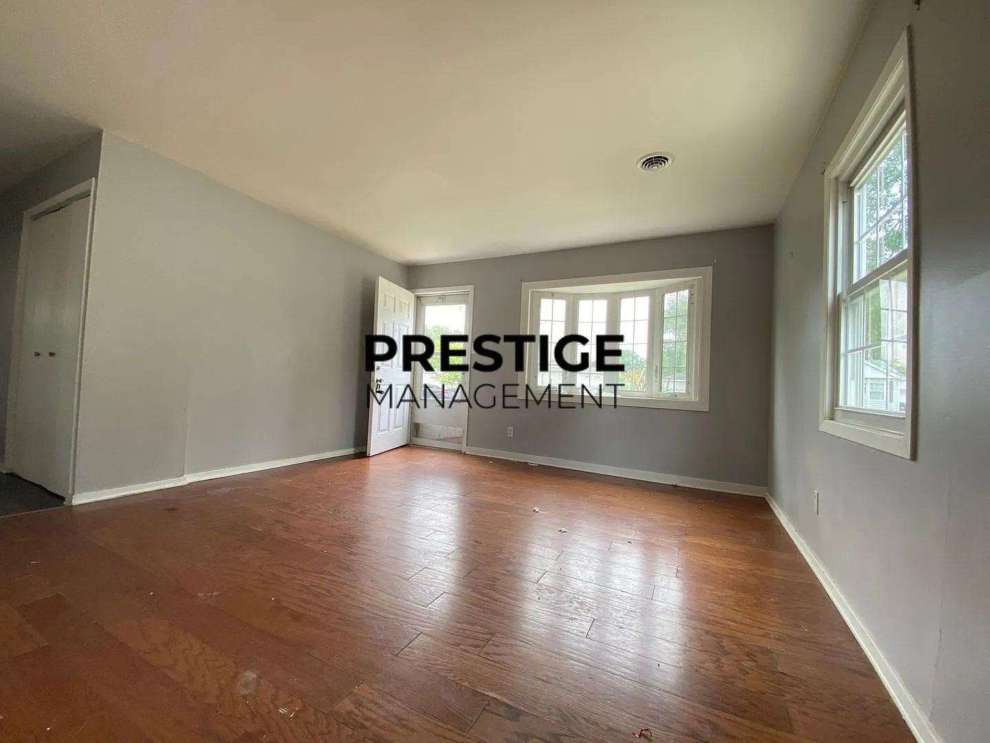 3 Bedroom Home With Central Air — Photo 3
