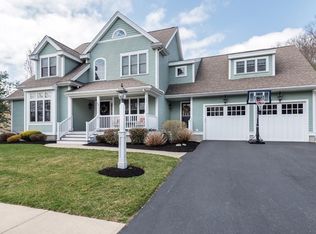 72 Peach Tree Ln, North Andover, MA 01845