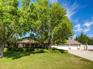 16250 Tao Rd, Apple Valley, CA 92307