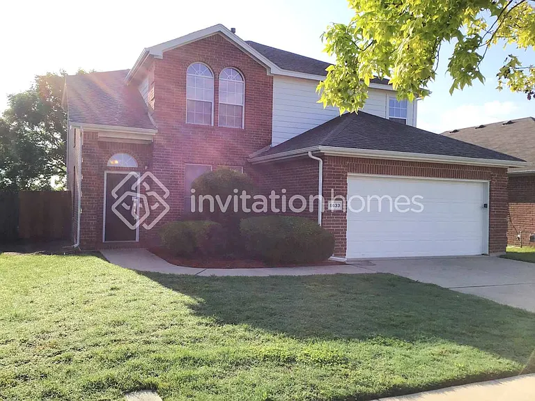 8633 Fernhill Dr — Photo 1