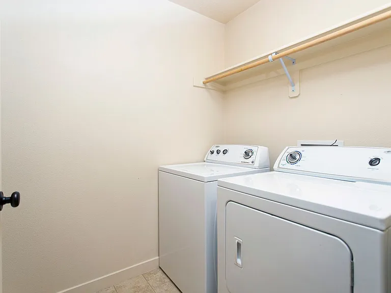 7894 NE Miriam Way — Photo 20