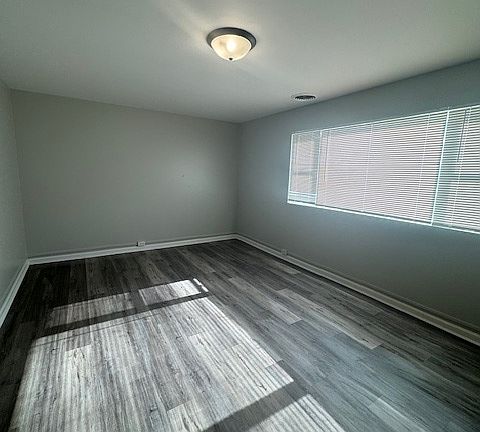 3rd image of 1103 Evans Ave #11064007