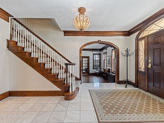 3rd image of 411 Blackstone Ave