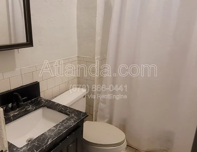 1176 Garibaldi St SW — Photo 5